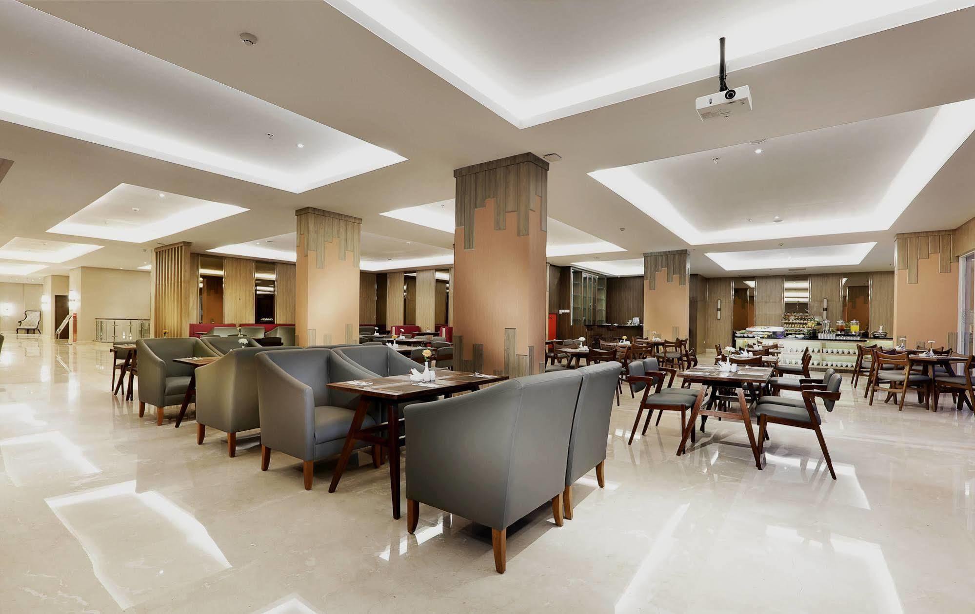 Harper Perintis By Aston Hotel Makassar Luaran gambar