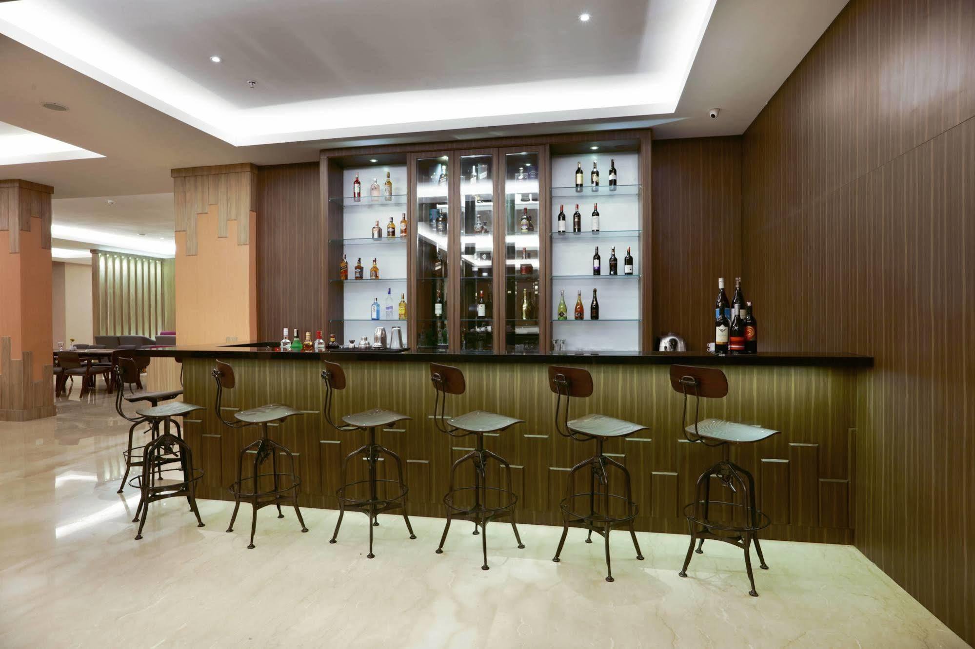 Harper Perintis By Aston Hotel Makassar Luaran gambar